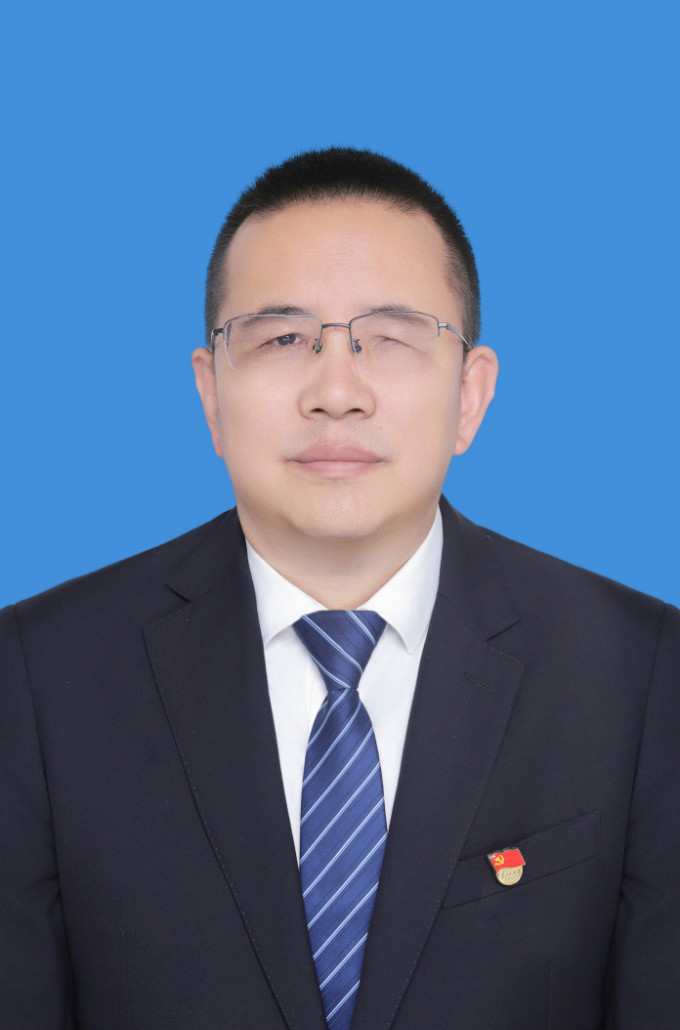 格桑羅布（黨委委員、副總經(jīng)理）